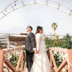 The Hidden Garden - Newlywed Photos at The Hidden Garden, Bakersfield CA | By ICR Photography