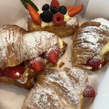 Paris Baguette - Strawberry Croissant - Bakeries Near Me - Elkins Park, Pennsylvania Paris Baguette - Strawberry Croissant - Bakeries Near Me - Elkins Park, Pennsylvania