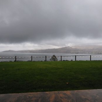 Mellisoni Vineyards - Perfect day to snuggle up with wine - Wine Tasting Room Near Me - Chelan, Washington