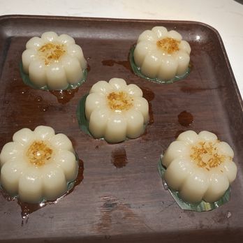 Cheli - Sticky rice pudding dessert - Shanghainese Near Me - New York, New York