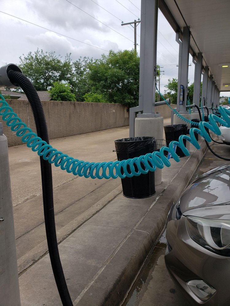 WHITEWATER EXPRESS CAR WASH Updated September 2024 3331 Arapaho Dr