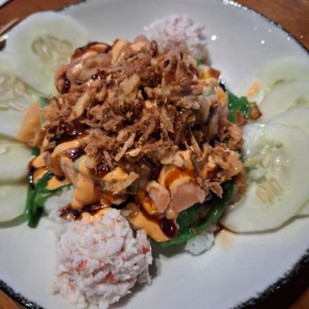 Tommy’s Tavern & Tap - Super salmon Poké bowl - Sports Bars Near Me - Edgewater, New Jersey