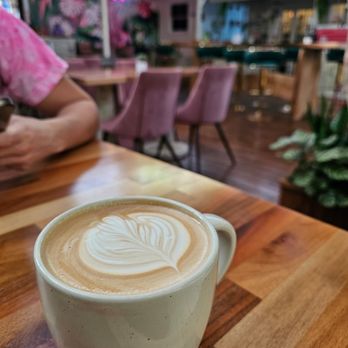 Belle Surf Cafe & Lounge - Cafes Near Me - Paia, Hawaii Belle Surf Cafe & Lounge - Cafes Near Me - Paia, Hawaii