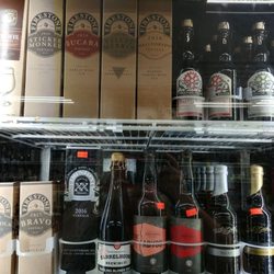 San Roque Market & Liquors