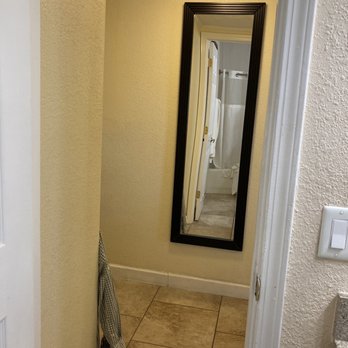 Sailport Waterfront Suites - Bathroom entry - Hotels Near Me - Tampa, Florida Sailport Waterfront Suites - Bathroom entry - Hotels Near Me - Tampa, Florida