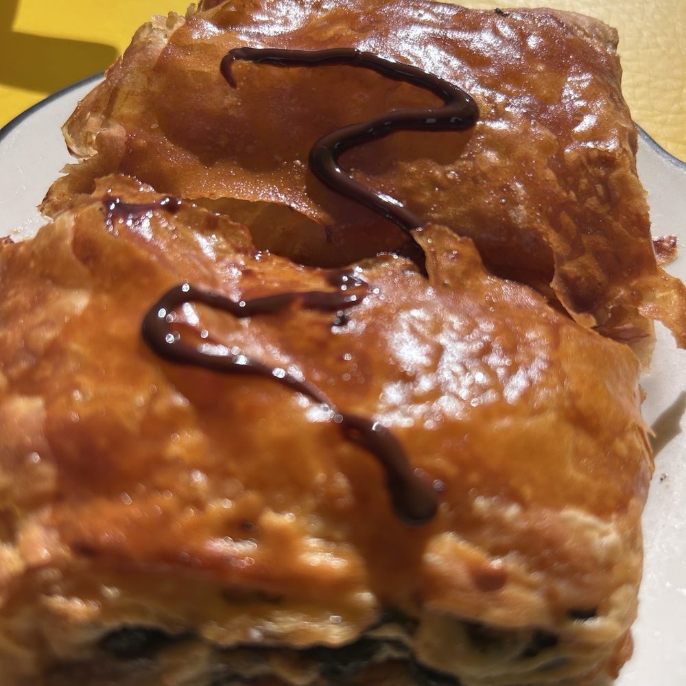 Yellow Vase - Chocolate croissant - Bakeries Near Me - Palos Verdes Estates, California Yellow Vase - Chocolate croissant - Bakeries Near Me - Palos Verdes Estates, California