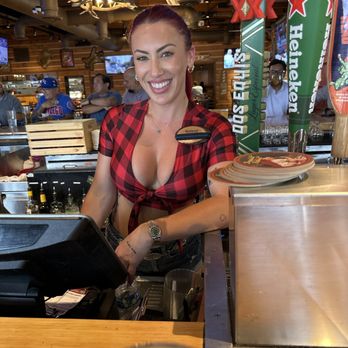 Twin Peaks - Sports Bars Near Me - Davie, Florida
