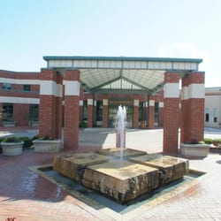 Henry County Health Center - Main entrance Henry County Health Center located in Mount Pleasant Iowa