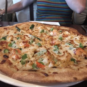 DiWine - Maine Lobster - leek Pizza yum - Wine Bars Near Me - Astoria, New York
