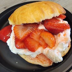 Feed The Well - Strawberry Biscuit-Cake!