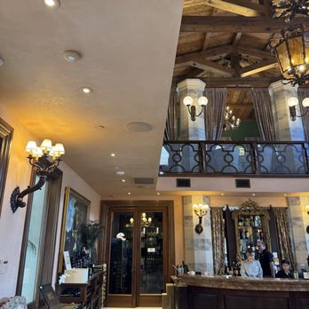 Piazza Del Dotto - The tasting room, main floor. - Wineries Near Me - Napa, California