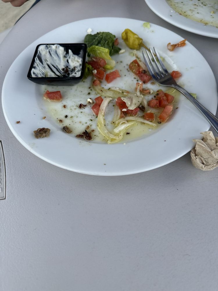 Yia Yia Nikki's Logo