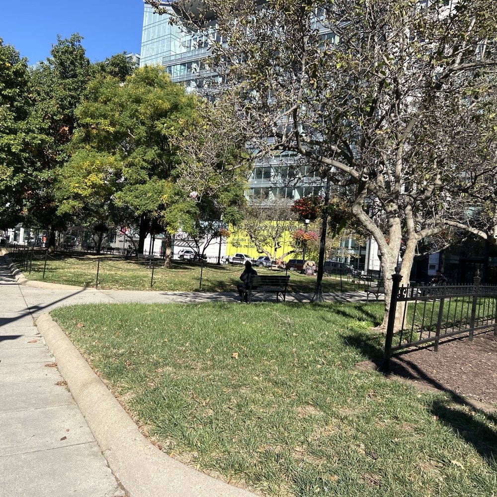 Edward R Murrow Park - Parks Near Me - Washington, DC, District of Columbia