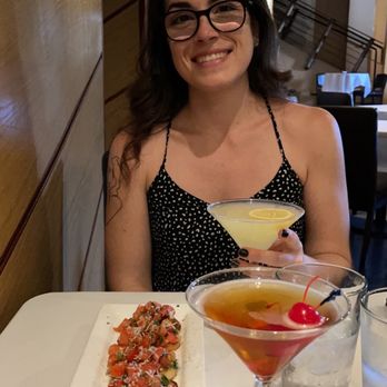 Mi Piaci Restaurant - Bruschetta appetizer, a Manhattan cocktail and a Lemon Drop cocktail - Italian Near Me - El Paso, Texas Mi Piaci Restaurant - Bruschetta appetizer, a Manhattan cocktail and a Lemon Drop cocktail - Italian Near Me - El Paso, Texas