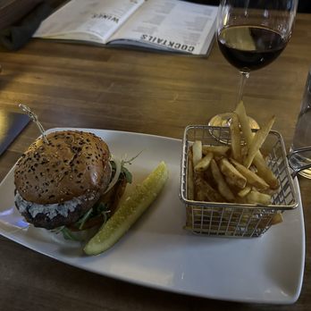 Yard House - Beyond Burger - New American Near Me - Washington, DC, District of Columbia