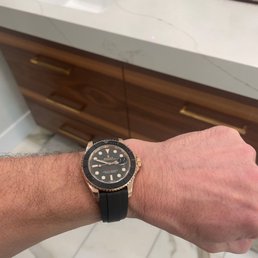 Another watch from Capetown Diamond Corp. Best watch dealer in the country. Another watch from Capetown Diamond Corp. Best watch dealer in the country.
