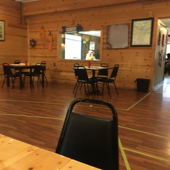 Bluff Lake Catfish Farm - Additional tables + other area for larger groups. - Seafood Near Me - Maquoketa, Iowa