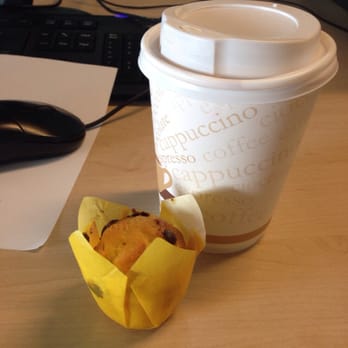 Maria Marinoni - Stamattina udite udite mi hanno regalato un bel caffè americano e un muffin caldo caldo, dgtake away c'è questa bella nuovità - Bakeries Near Me - Milan, Michigan