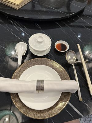 Li Yen 麗苑 by null