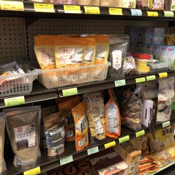 Heartland - a grocery store shelf filled with food - Grocery Near Me - San Francisco, California Heartland - a grocery store shelf filled with food - Grocery Near Me - San Francisco, California