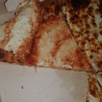 Pizza Hut - A pizza that should have extra sauce yet has barely any sauce at all. - Pizza Near Me - Austin, Texas
