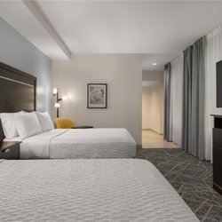Hampton Inn & Suites Cincinnati-Downtown - Guest room