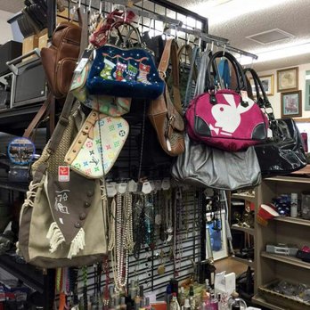 A & T Resale - Thrift Stores Near Me - North Plains, Oregon