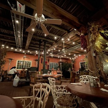El Pinto - Dining room - New Mexican Cuisine Near Me - Albuquerque, New Mexico El Pinto - Dining room - New Mexican Cuisine Near Me - Albuquerque, New Mexico