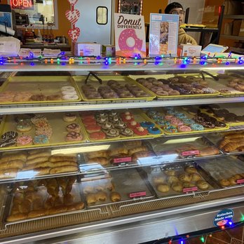 Robin’s Snowflake Donuts & Cafe - Decisions decisions - Donuts Near Me - Spring, Texas