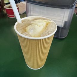 Root beer float (regular size) Root beer float (regular size)