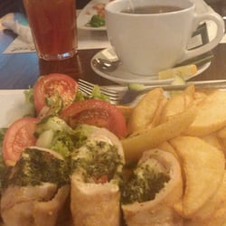 Street Restaurant & Club - Roladki z kurczaka nadziewane mozzarellą i suszonymi pomidorami