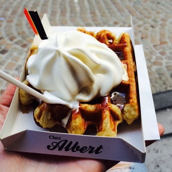 Chez Albert - Waffle with homemade caramel and whipped cream - Waffles Near Me - Bruges, VWV