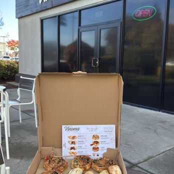Vinoma - Favs: spinach artichoke, steak and cheese, spicy beef - Empanadas Near Me - Rohnert Park, California