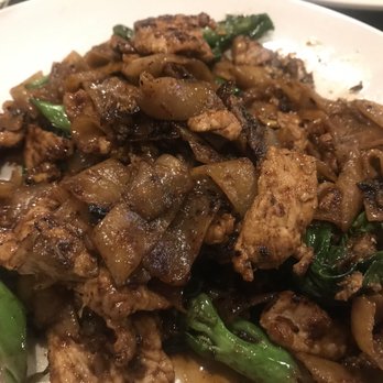 Naam Khao - Pad see ew - Thai Near Me - Houston, Texas