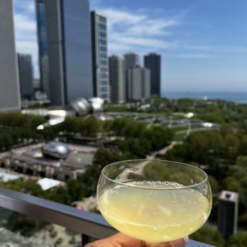 Cindy's Rooftop - Rooftop outside view and mimosa - New American Near Me - Chicago, Illinois Cindy's Rooftop - Rooftop outside view and mimosa - New American Near Me - Chicago, Illinois