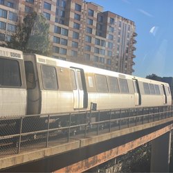 Huntington Metro Station - WMATA Alstom 6000 series departing from Huntington to go to King St Old Town with final destination New Carrollton