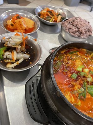 Ajumma Kimbob Deli by null