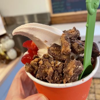 BerryLine - Peanut butter Frozen Yogurt - Ice Cream & Frozen Yogurt Near Me - Cambridge, Massachusetts BerryLine - Peanut butter Frozen Yogurt - Ice Cream & Frozen Yogurt Near Me - Cambridge, Massachusetts