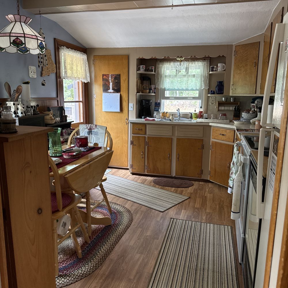 Fernandes Cleaning - Kitchen - Home Cleaning Near Me - Enfield, Connecticut Fernandes Cleaning - Kitchen - Home Cleaning Near Me - Enfield, Connecticut