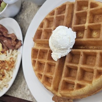 Cafe Stelio's - Waffle with hash browns, eggs, and bacon. - Breakfast & Brunch Near Me - Merrillville, Indiana Cafe Stelio's - Waffle with hash browns, eggs, and bacon. - Breakfast & Brunch Near Me - Merrillville, Indiana