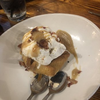 620 State - Dessert: Apple Tart with Vanilla Ice Cream - Music Venues Near Me - Bristol, Tennessee 620 State - Dessert: Apple Tart with Vanilla Ice Cream - Music Venues Near Me - Bristol, Tennessee