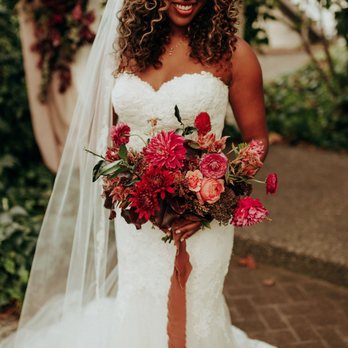 Jenn Robirds Events - Bouquet by thistle and honey - Party & Event Planning Near Me Jenn Robirds Events - Bouquet by thistle and honey - Party & Event Planning Near Me