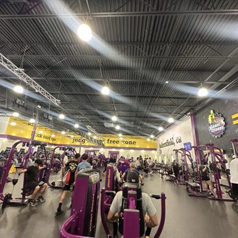 Planet Fitness - Super packed!! - Gyms Near Me - Bakersfield, California Planet Fitness - Super packed!! - Gyms Near Me - Bakersfield, California