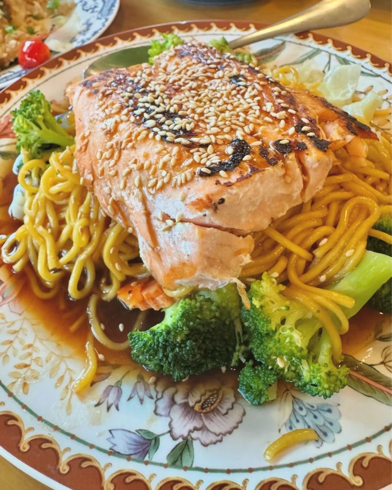 Giving Cafe & Bistro Logo