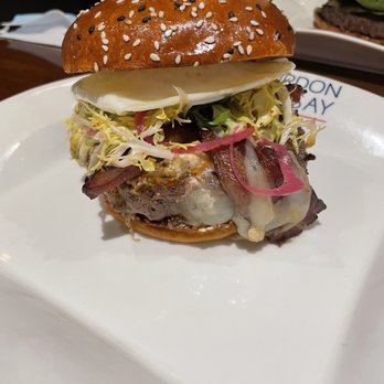 Gordon Ramsay Burger Las Vegas - Truffle burger - Burgers Near Me - Las Vegas, Nevada Gordon Ramsay Burger Las Vegas - Truffle burger - Burgers Near Me - Las Vegas, Nevada