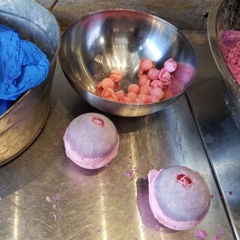 Lush Cosmetics - Bath bombs - Cosmetics & Beauty Supply Near Me - San Diego, California