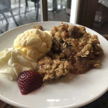 Alberto's Ristorante - Apple Crisp - Italian Near Me - Hyannis, Massachusetts Alberto's Ristorante - Apple Crisp - Italian Near Me - Hyannis, Massachusetts