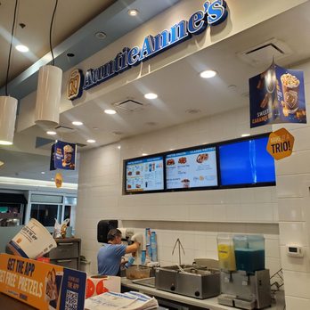 Auntie Anne's - a woman working at the counter - Pretzels Near Me - Lombard, Illinois Auntie Anne's - a woman working at the counter - Pretzels Near Me - Lombard, Illinois