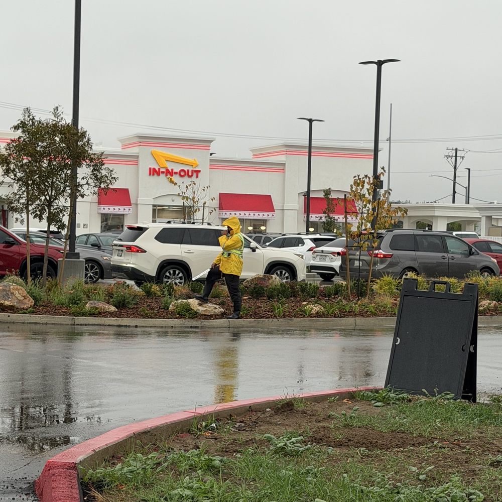 In-N-Out Burger - Burgers Near Me - Fresno, California