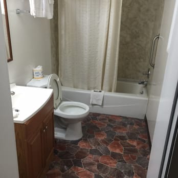 Penn Amish Motel - I got a lil dizzy in this bathroom. The floor made me nauseous. - Hotels Near Me - Denver, Pennsylvania Penn Amish Motel - I got a lil dizzy in this bathroom. The floor made me nauseous. - Hotels Near Me - Denver, Pennsylvania